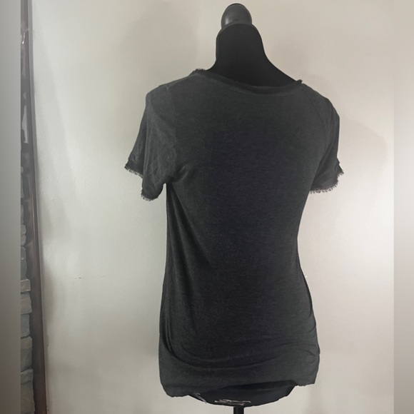 Vince women’s grey short sleeve top- GUC- size small - Picture 7 of 8